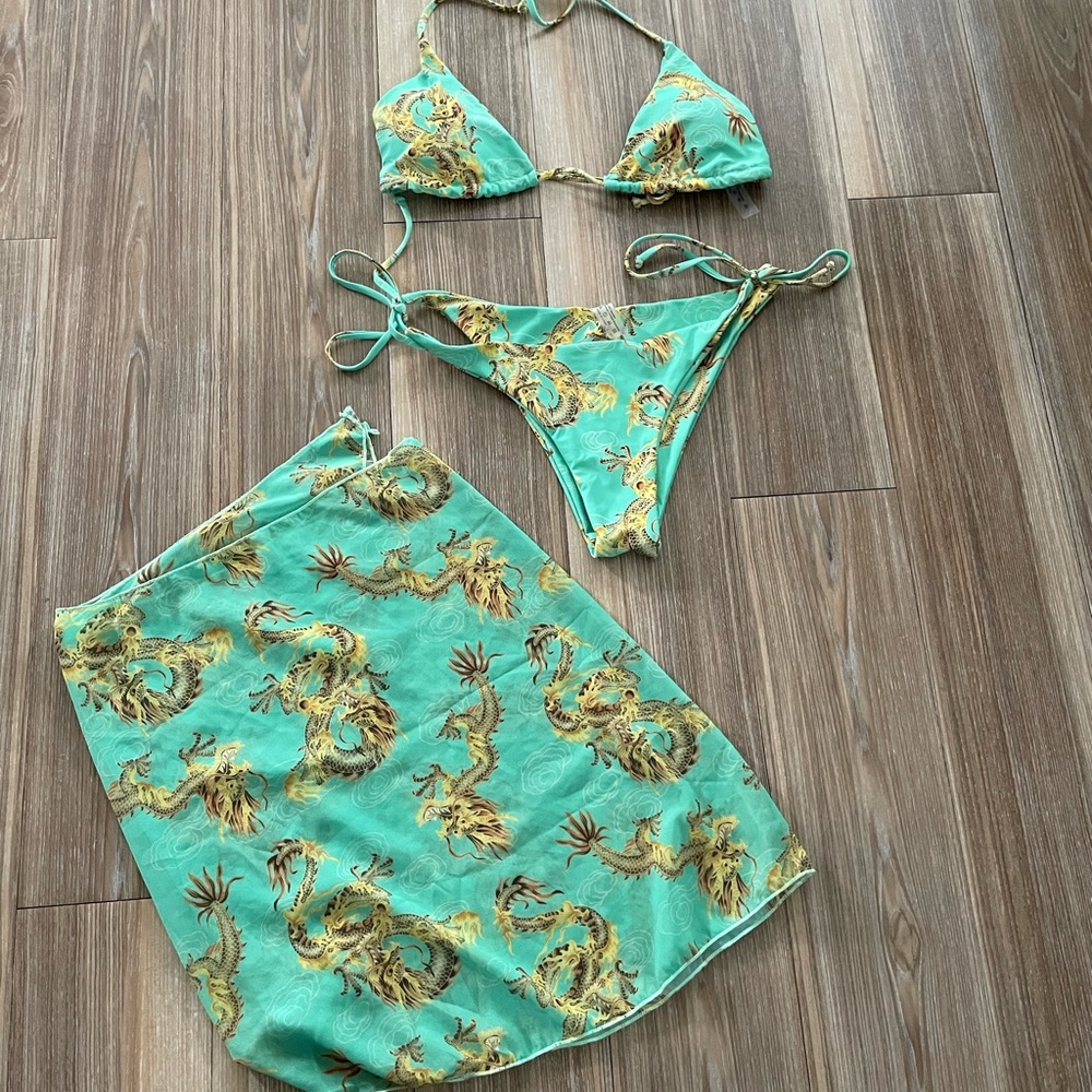 Adorable 2 Piece Women’s Bikini (Dragon Design)